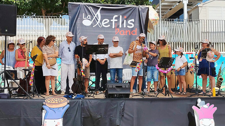 Lectura del Manifest d'una família de Banyoles en el Posa't la Gorra de Breda de l'AFANOC